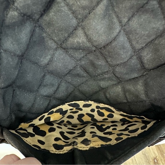 Vera Bradley Women’s Black Crossbody with Pocket and Cheetah Print Lining GUC - Picture 6 of 12